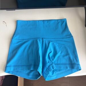 ARITIZA GOLDEN SHORTS!